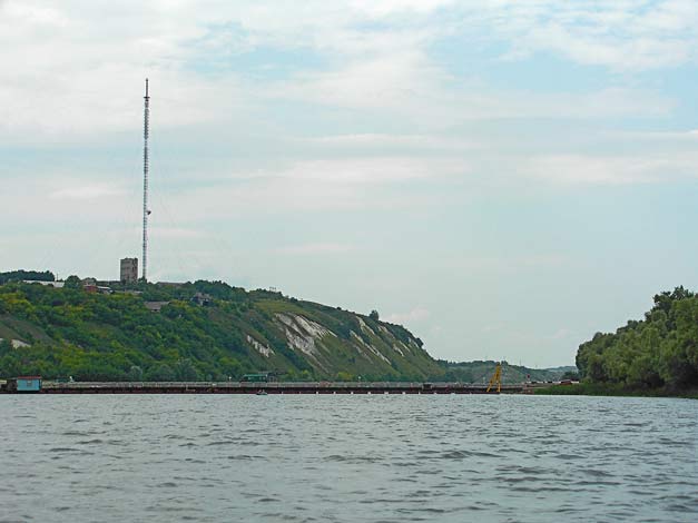 Понтонный мост с судоходным узлом через реку Дон у села Галиевка