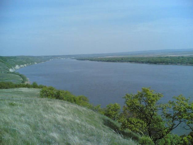 Вершины правобережья реки Дон у города Калач-на-Дону известны как Донские Венцы