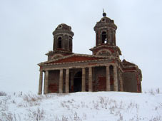 Храм в с. Воейково, март 2006 г.