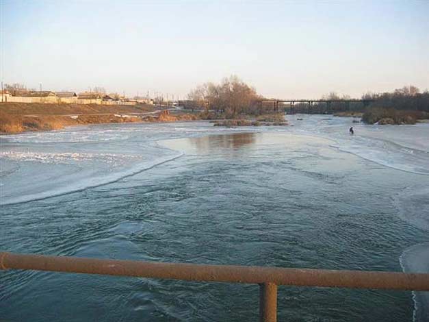 Зимний вид на реку Медведицу с моста. г. Жирновск 
